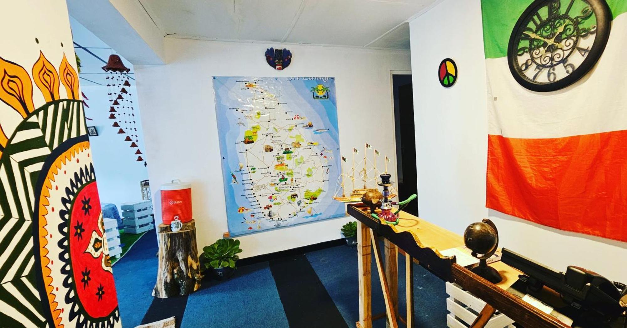 بيت شباب Haven Backpackers نوفارا إيلِيا المظهر الخارجي الصورة